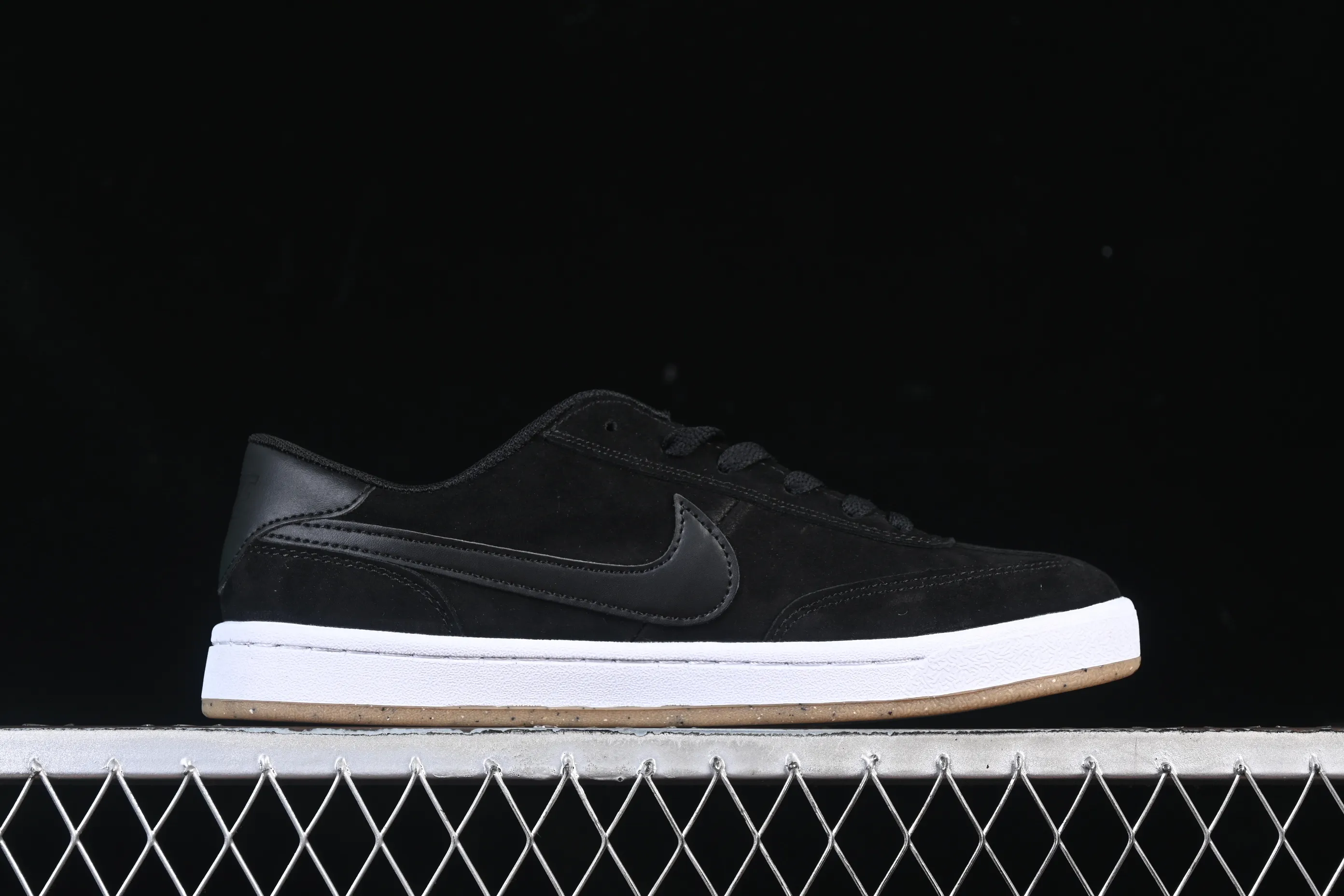 All categories Nk SB Dunk series Nike SB Fc Classic campus sneakers Nike SB Fc Classic Nike autumn and winter campus casual sneakers 909096-001